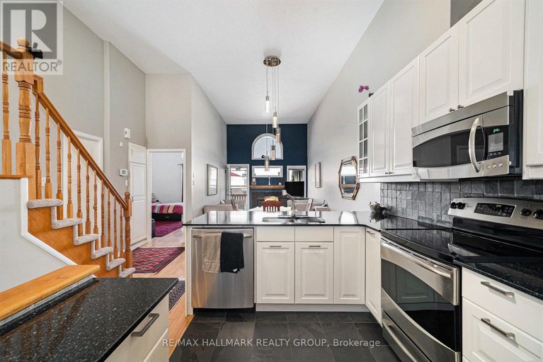 28796114/7-maple-park-private/upper-hunt-club/ottawa/ontario/K1T4A6_11