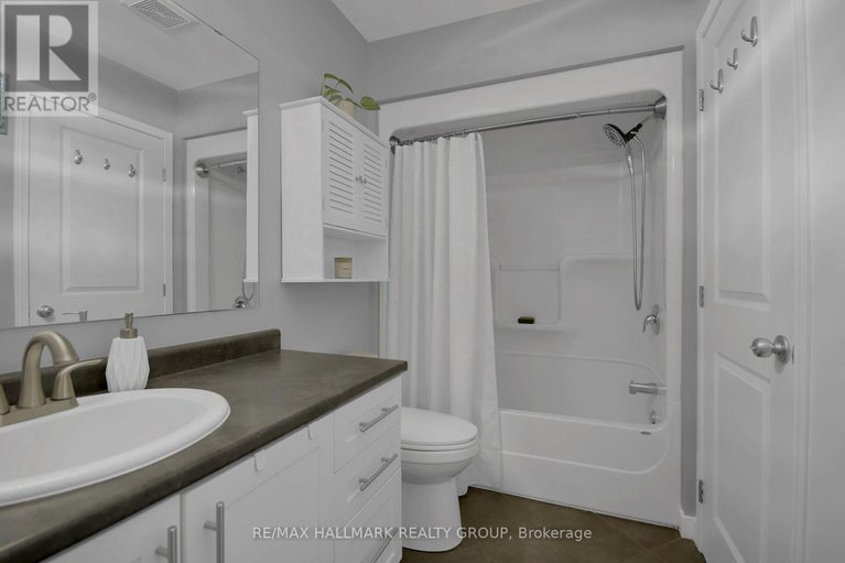 28591389/585-barrick-hill-road/emerald-meadowstrailwest/ottawa/ontario/K2M0B4_28