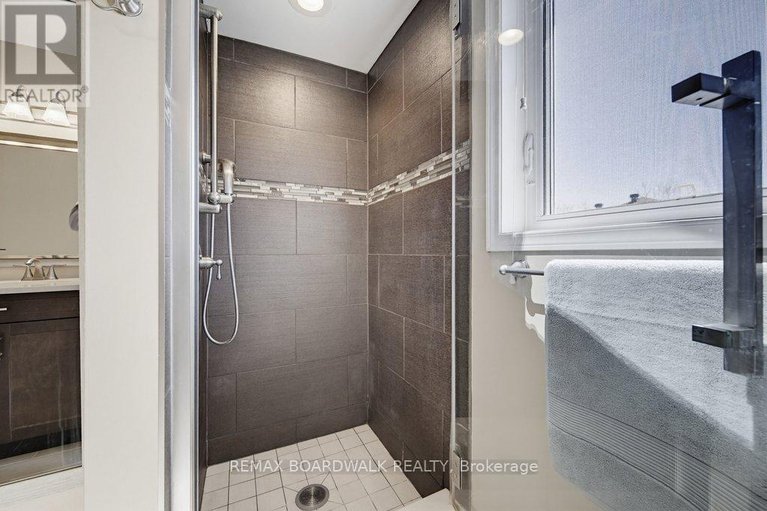 29645634/10-valemont-street/barrhaven-east/ottawa/ontario/K2G6Y1_29