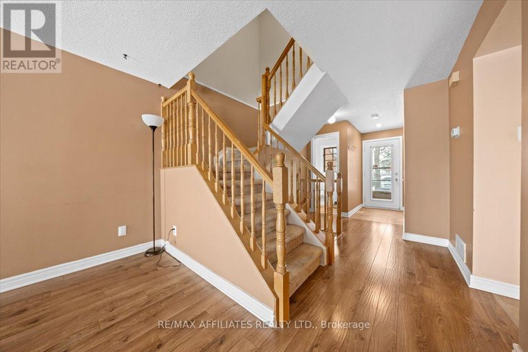 29094492/1938-ashmont-street/chapel-hill/ottawa/ontario/K1C7B9_3