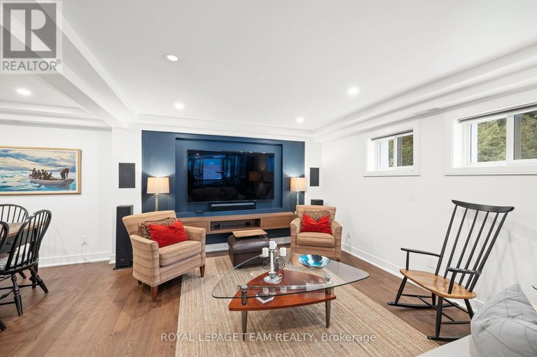 29404237/28-maplehill-way/manotick-village-manotick-estates/ottawa/ontario/K2C3H1_31