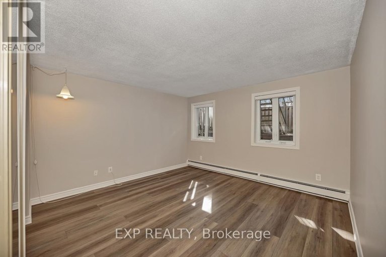 29666454/45-crispin-private/manor-park/ottawa/ontario/K1K2T7_23