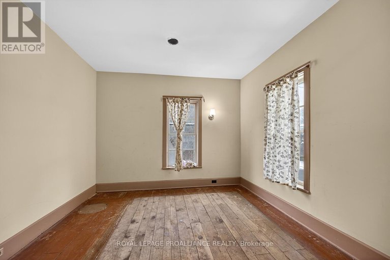 29478748/5-water-street/north-grenville-twp-kemptville-south/north-grenville/ontario/K0G1S0_22