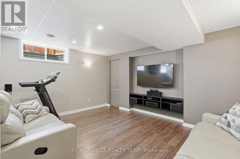 29374830/2224-merlot-way/springridgeeast-village/ottawa/ontario/K4A4S2_31