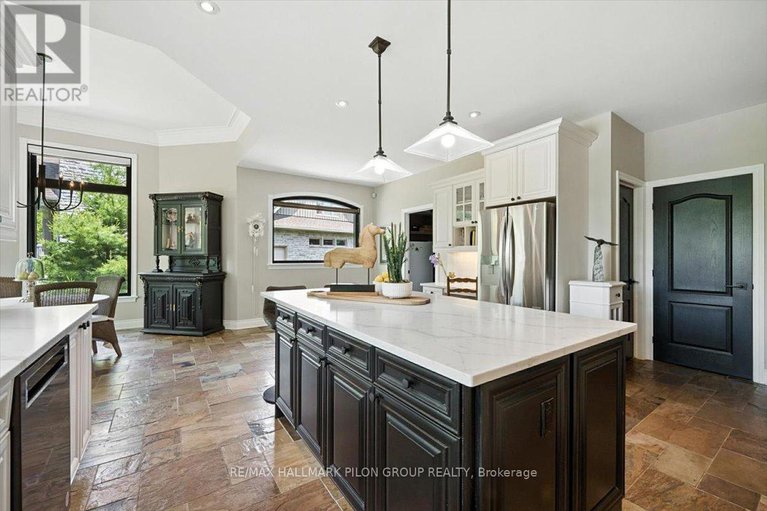 28488839/6893-sparkling-lake-way/greely/ottawa/ontario/K4P1R7_11