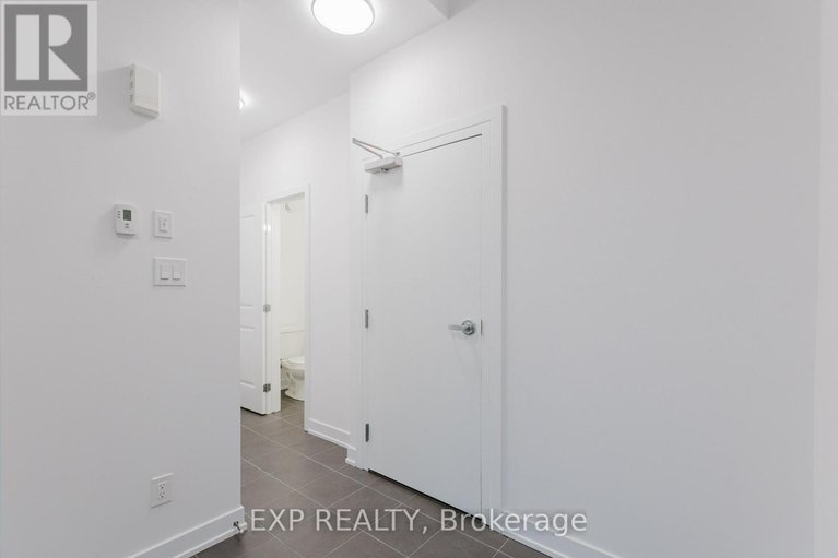 28635776/603-silhouette-private/cedargrovefraserdale/ottawa/ontario/K2J4S3_3