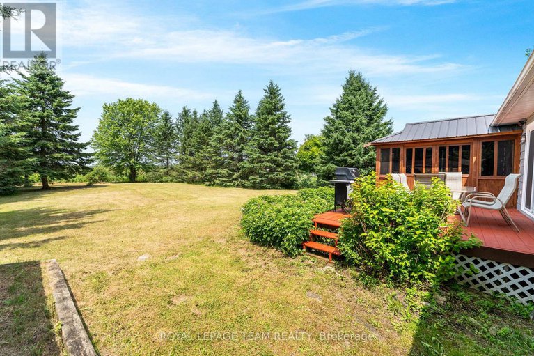 28601734/106-porcupine-trail/dunrobin-shores/ottawa/ontario/K0A1T0_39