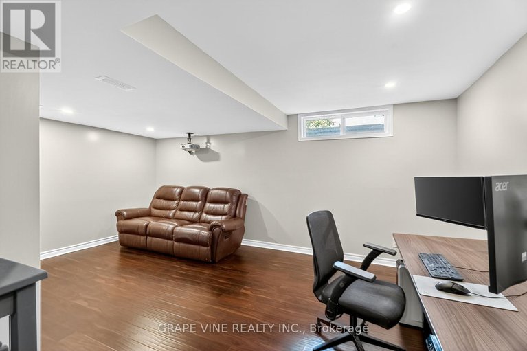 28888602/204-hunterswood-crescent/hunt-club-park/ottawa/ontario/K1G5V1_27
