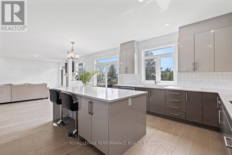 28628101/612-kenabeek-terrace/riverside-southgloucester-glen/ottawa/ontario/K4M0M2_14