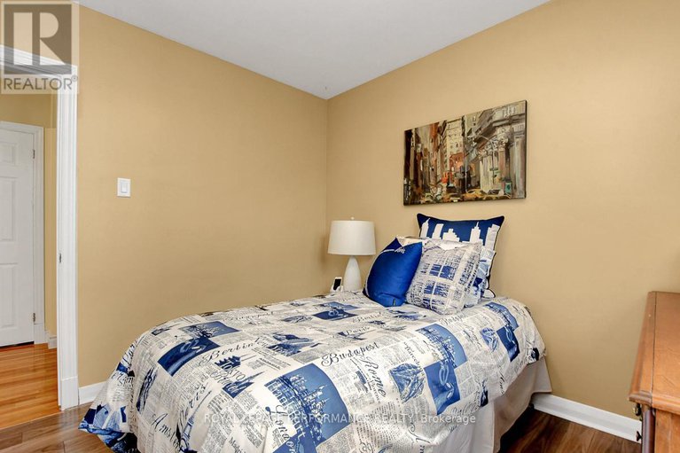 28439854/583-donald-street/overbrookcastle-heights/ottawa/ontario/K1K1L5_23