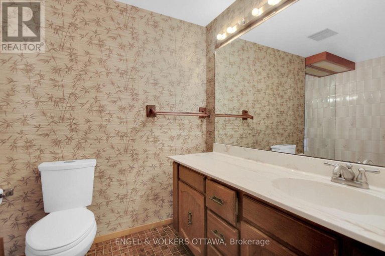 29262482/5361-hilltop-drive/manotick-long-island-nicholls-island/ottawa/ontario/K4M1G4_32