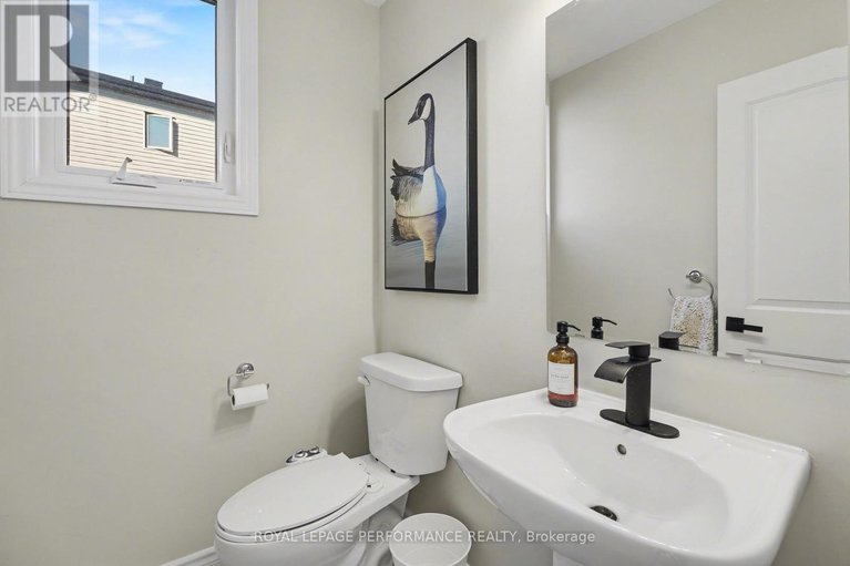 29652354/703-decoeur-drive/avalon-west/ottawa/ontario/K4A1H2_18