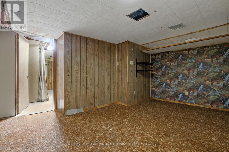 28807492/1115-st-emmanuel-terrace/convent-glen-north/ottawa/ontario/K1C2J6_22