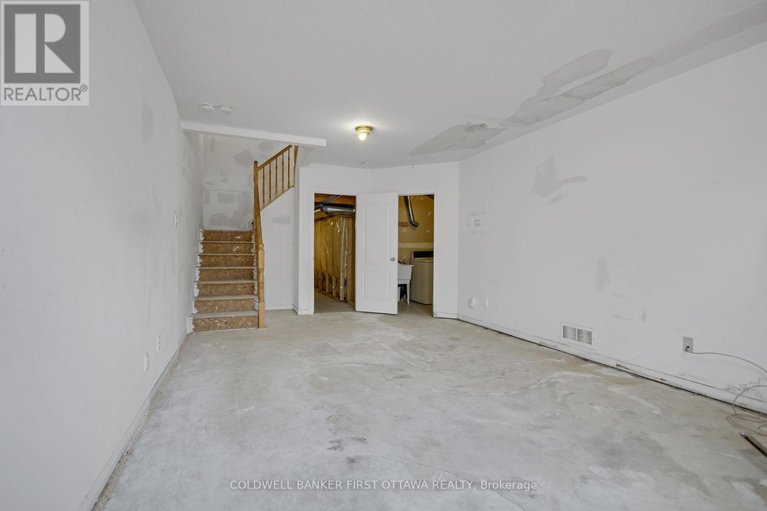 28221076/24-6141-red-willow-drive/chapel-hill/ottawa/ontario/K1C7J7_30