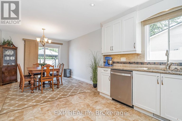 28799326/6084a-vineyard-drive/convent-glen/ottawa/ontario/K1C2M5_18