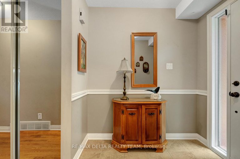 28636834/6383-st-louis-drive/hiawatha-parkconvent-glen/ottawa/ontario/K1C2X9_5