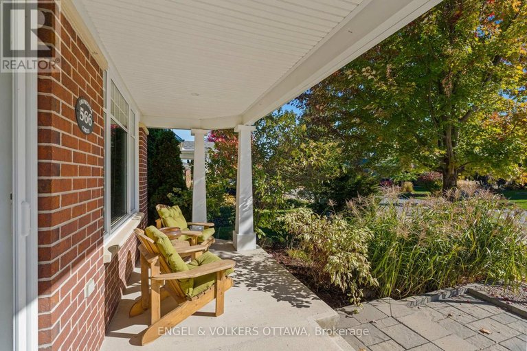 29623867/566-erinwoods-circle/stonebridge/ottawa/ontario/K2J5M8_2