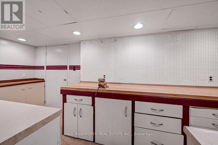 29134551/6-roundhay-drive/manordale/ottawa/ontario/K2G1B5_25