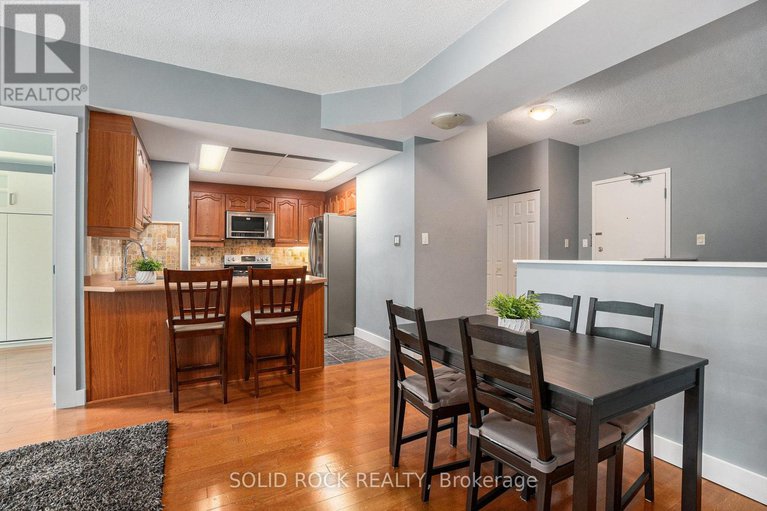28935996/202-134-york-street/lower-townbyward-market/ottawa/ontario/K1N1K8_7