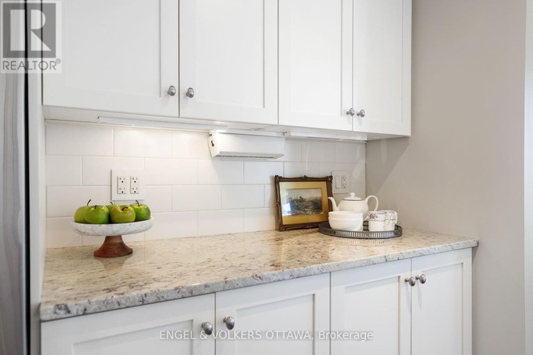 28816365/503-40-boteler-street/lower-townbyward-market/ottawa/ontario/K1N9C8_17