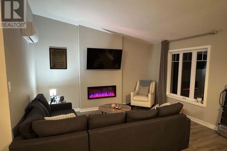 29305104/9-83-st-moritz-terrace/embrun/russell/ontario/K0A1W0_3