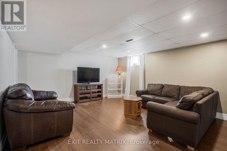 28191687/84-anik-street/alexandria/north-glengarry/ontario/K0C1A0_26