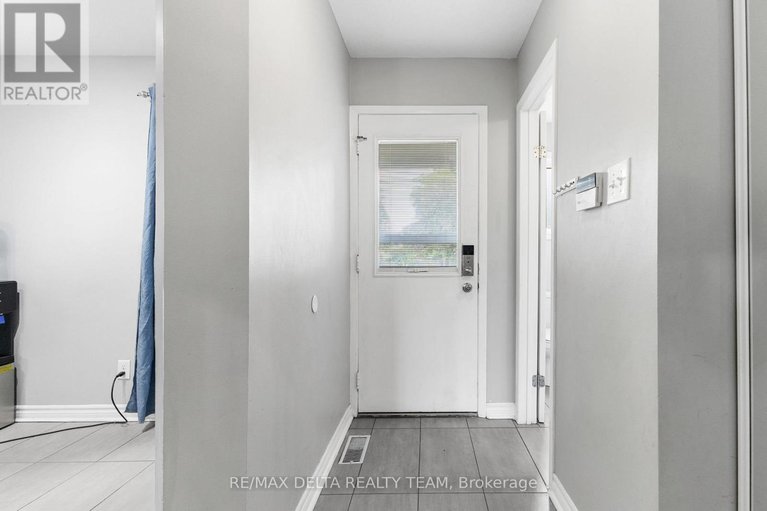 28461671/1401-coulter-place/bilberry-creekqueenswood-heights/ottawa/ontario/K1E3H9_2