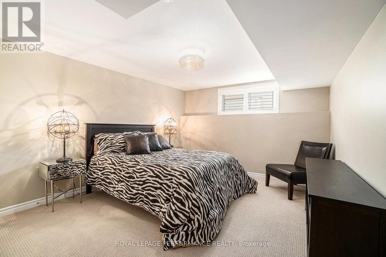28336661/82-kayenta-street/remainder-of-stittsville-area/ottawa/ontario/K2S2K7_32
