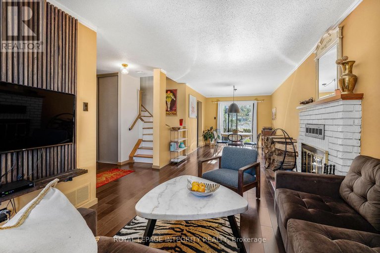 28956681/1454-deavy-way/bilberry-creekqueenswood-heights/ottawa/ontario/K1E2W8_7