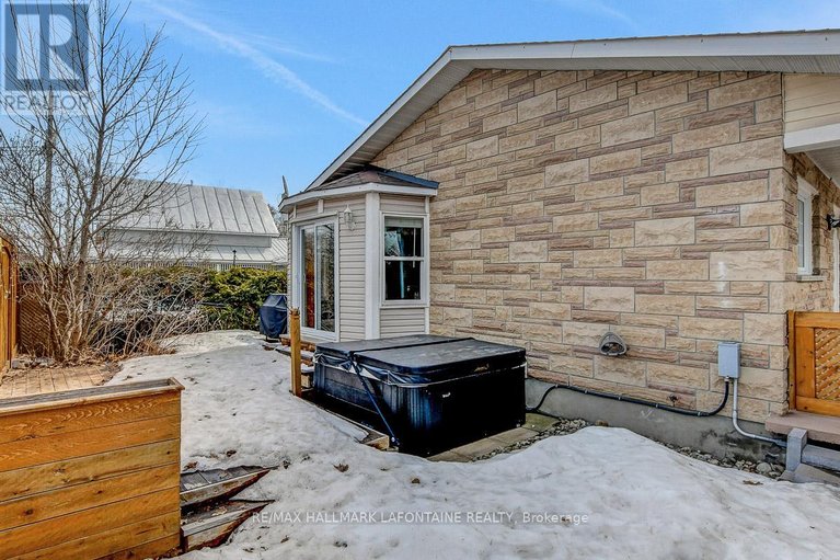 29541389/1255-laurier-street/town-of-rockland/clarence-rockland/ontario/K4K1C4_41