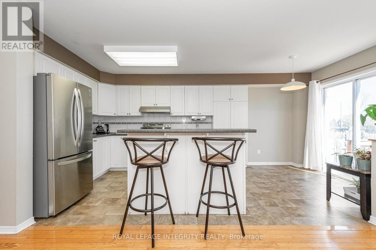 29667353/915-schooner-crescent/riverside-southgloucester-glen/ottawa/ontario/K1V1Y3_15