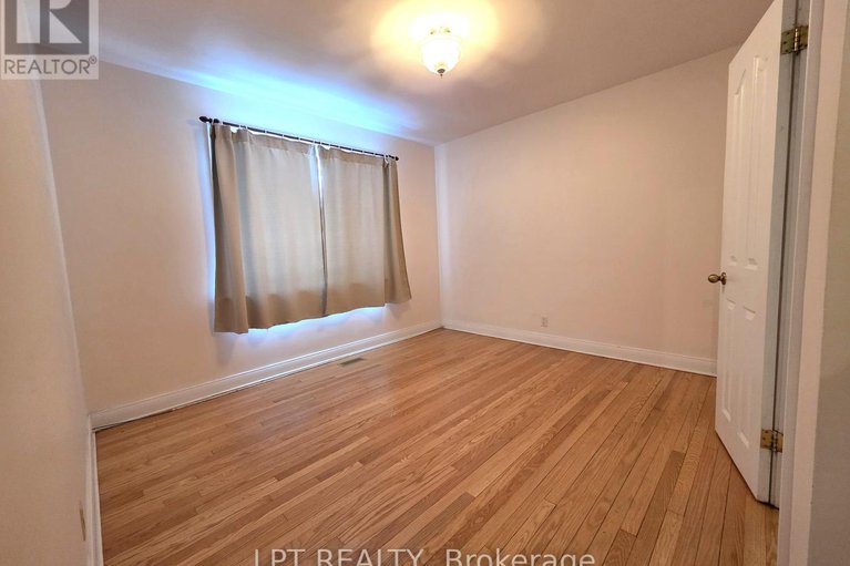 29429679/2302-lawn-avenue/woodroffe/ottawa/ontario/K2B7B4_10