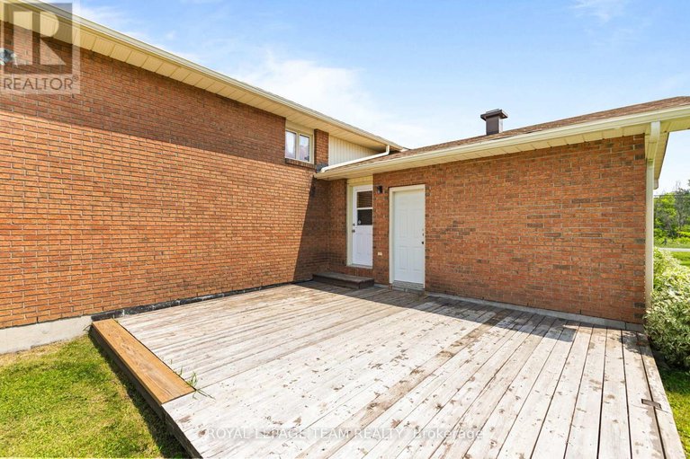 28621218/2150-8th-line-road/osgoode-twp-north-of-reg-rd-6/ottawa/ontario/K0A2P0_32