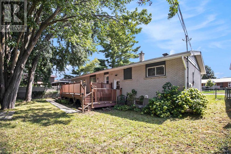 28901949/33-majestic-drive/manordale/ottawa/ontario/K2G1C6_25