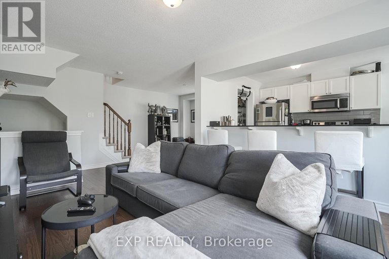 28479701/595-foxlight-circle/emerald-meadowstrailwest/ottawa/ontario/K2M0L9_3