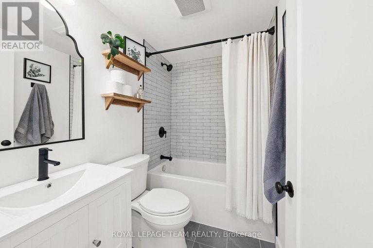 29381765/5286-hillcrest-drive/manotick-long-island-nicholls-island/ottawa/ontario/K4M1E9_22