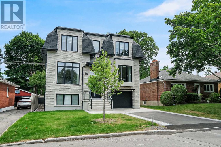 28910753/623-rowanwood-avenue/mckellarhighland/ottawa/ontario/K2A3E3_2