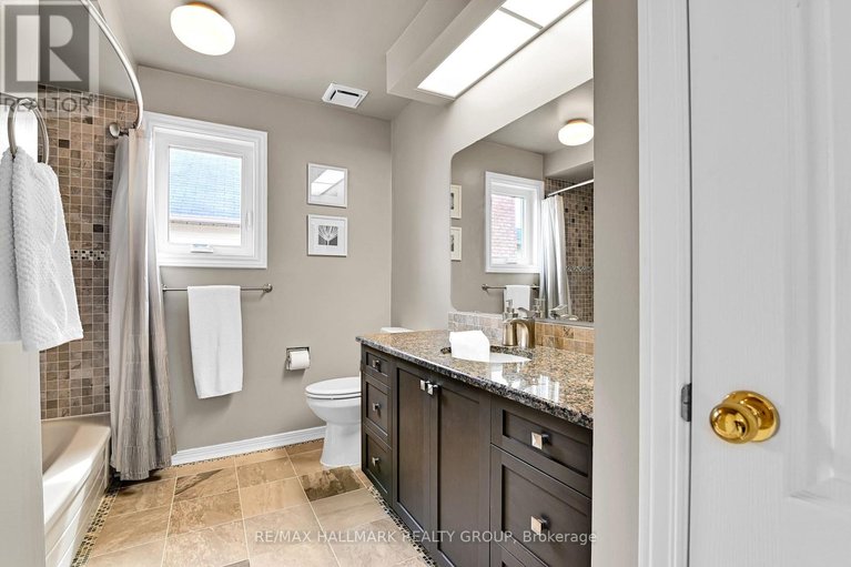 29674273/21-hime-crescent/hunt-club-park/ottawa/ontario/K1G4S1_23