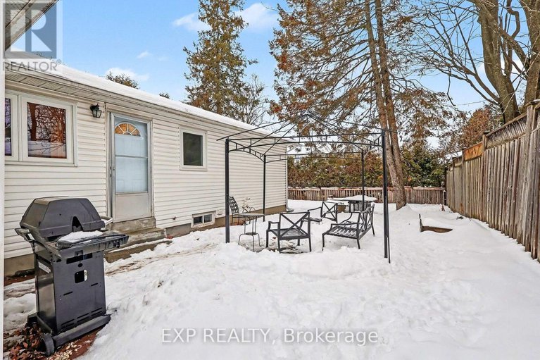 29270585/15-wedgewood-crescent/blackburn-hamlet/ottawa/ontario/K1B4B5_20