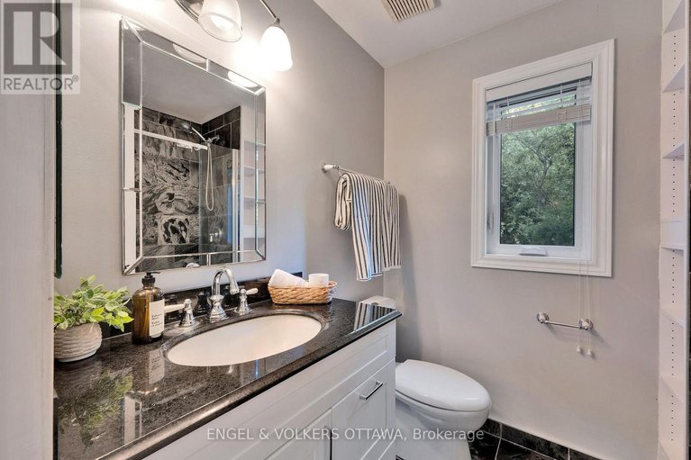 28887714/5233-mclean-crescent/manotick-long-island-nicholls-island/ottawa/ontario/K4M1G1_28