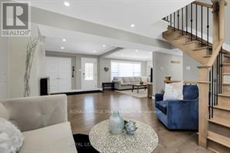 28591495/1107-normandy-crescent/borden-farmstewart-farmcarleton-heightsparkwood-hills/ottawa/ontario/K2E5A3_17