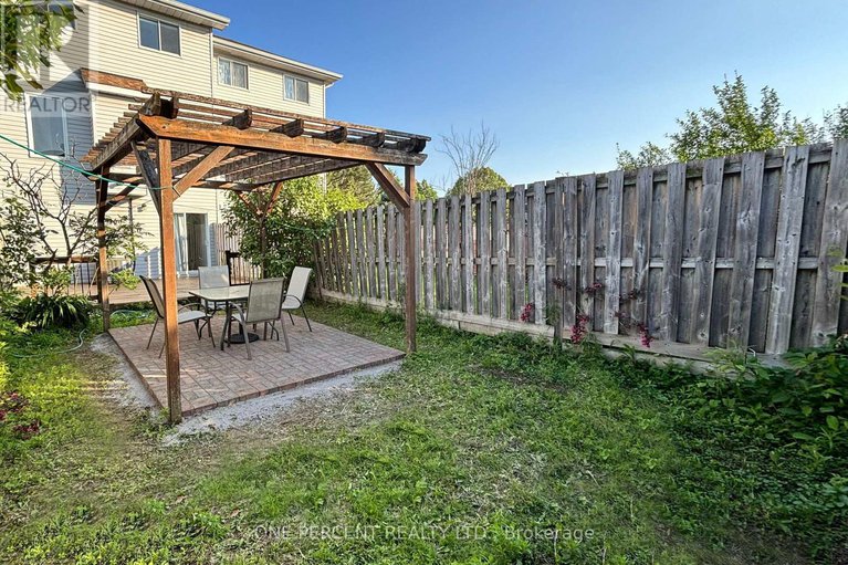 28463418/2572-alanis-private/emerald-woodssawmill-creek/ottawa/ontario/K1T4A1_35