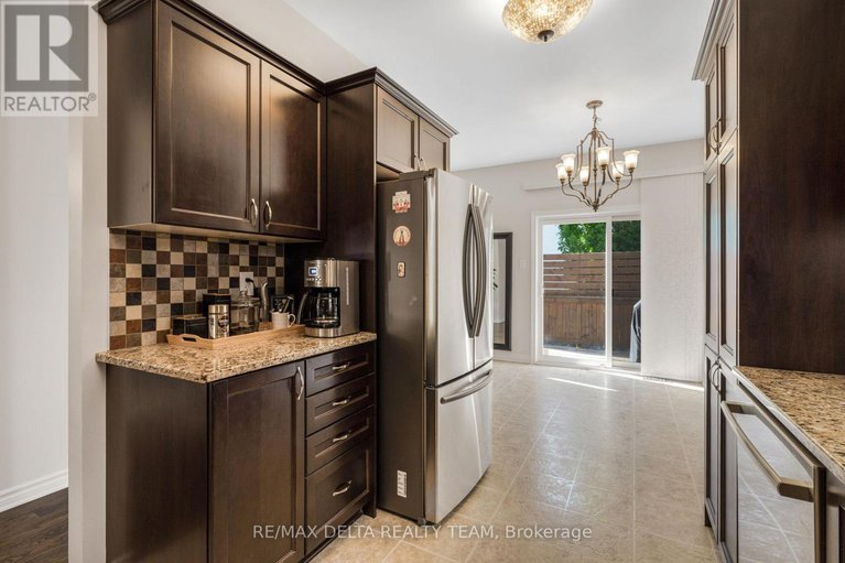 28627849/227-hillpark-high-street/mer-bleuebradley-estatesanderson-park/ottawa/ontario/K1W0B5_10