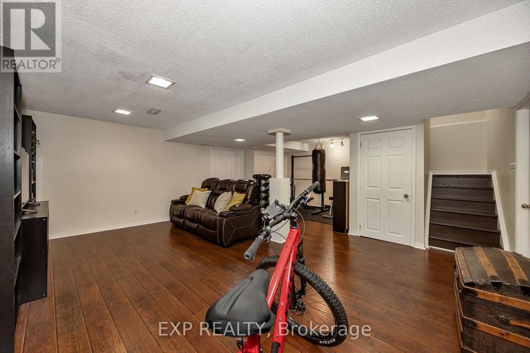 29607675/63-victor-street/stittsville-central/ottawa/ontario/K2S1H8_35