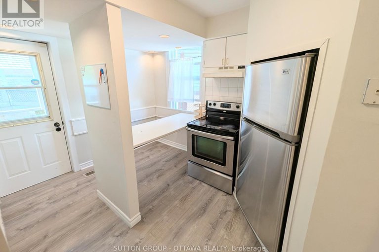 28488845/8-robinson-avenue/sandy-hill/ottawa/ontario/K1N8N9_6