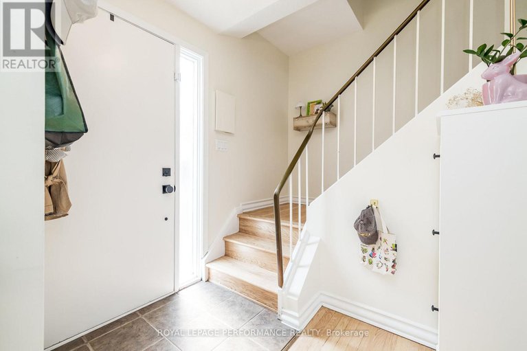 28688140/3038-southmore-drive-e/riverside-park-south/ottawa/ontario/K1V6Z4_3