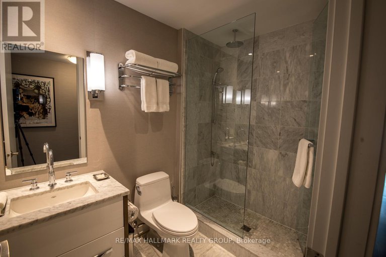 28805859/1402-111-champagne-avenue/west-centre-town/ottawa/ontario/K1S5V3_7