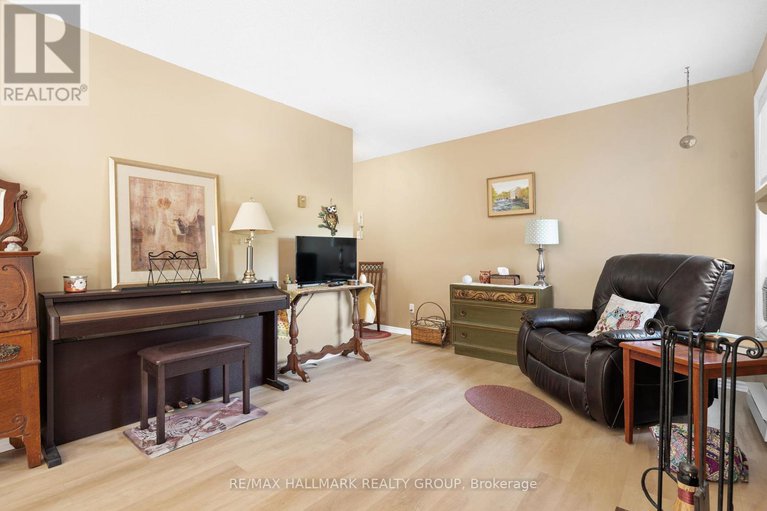 28876124/d-3070-councillors-way/blossom-parkleitrim/ottawa/ontario/K1T2S6_6