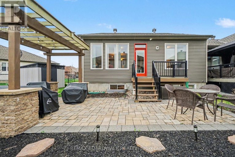 29686453/164-boxcar-crescent/village-of-russell/russell/ontario/K4R0C4_38