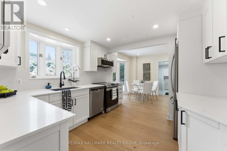 29650101/19-kingsford-crescent/beaverbrook/ottawa/ontario/K2K1T5_9